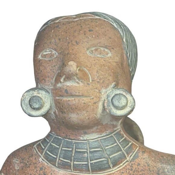 Handcrafted Native Indigenous South American Clay Pottery Sitting Woman  Basket - Picture 3 of 11